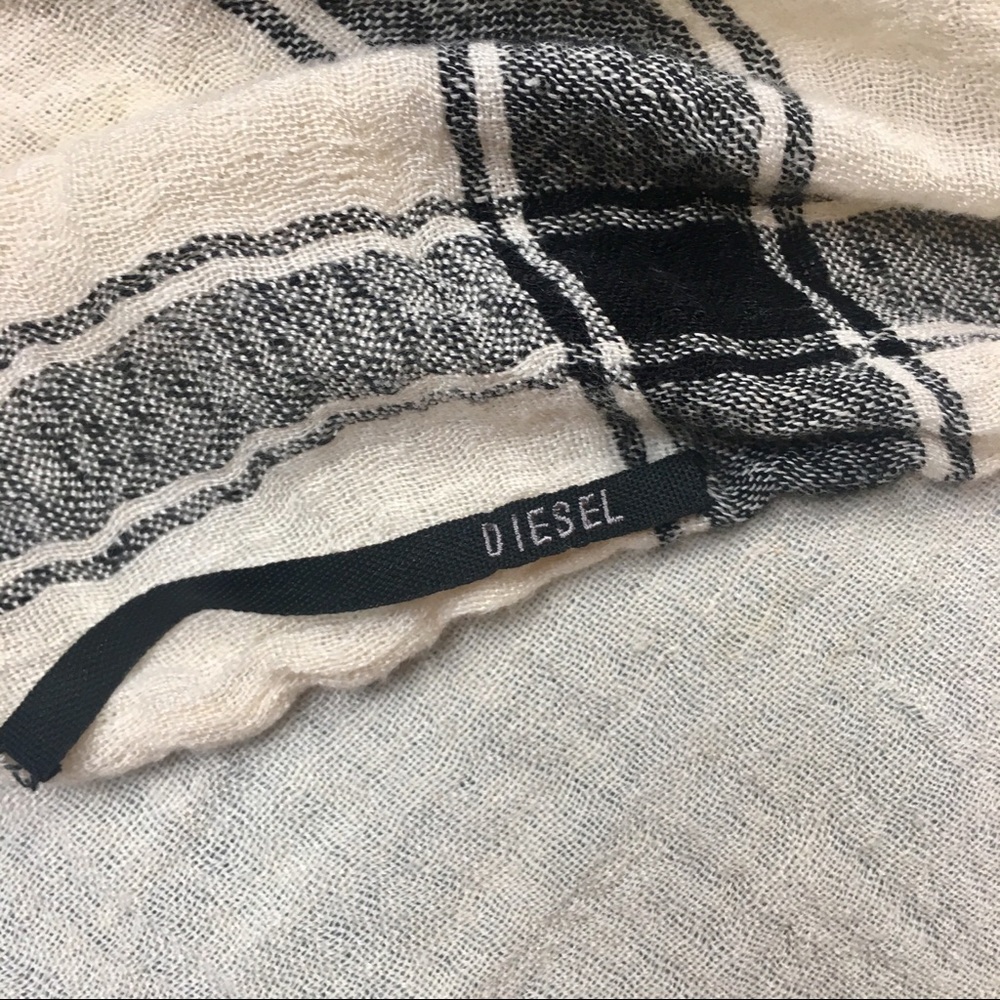 Diesel Scarf - Picture 3 of 6